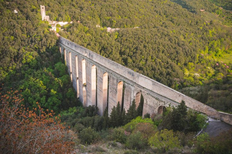 ponte-delle-torri-spoleto-vista-aerea-768x512.jpg